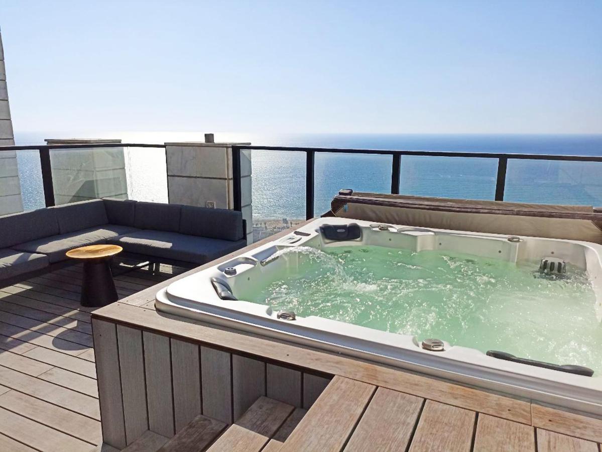 Yalarent Sea-Breeze Penthouse With Jacuzzi Apartment Bat Yam Exterior photo
