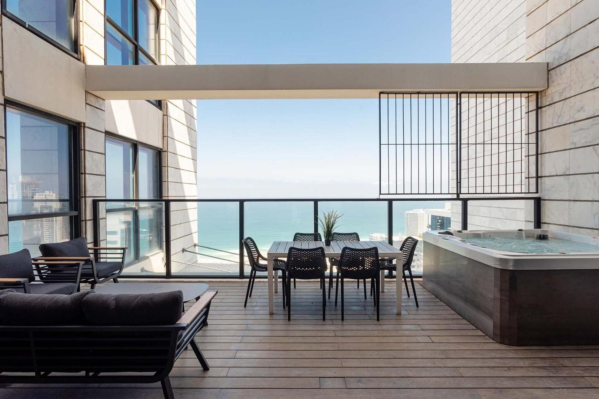 Yalarent Sea-Breeze Penthouse With Jacuzzi Apartment Bat Yam Exterior photo